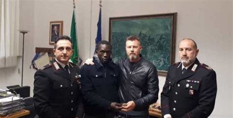 trova un rolex da 30mila euro e lo restituisce iene|Le Iene: Modou, il ragazzo del Rolex da 30 mila euro .